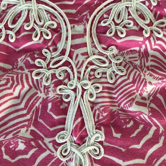 Lilly Pulitzer sleeveless pink & white shift dress with embroidered accent. - Picture 6 of 6